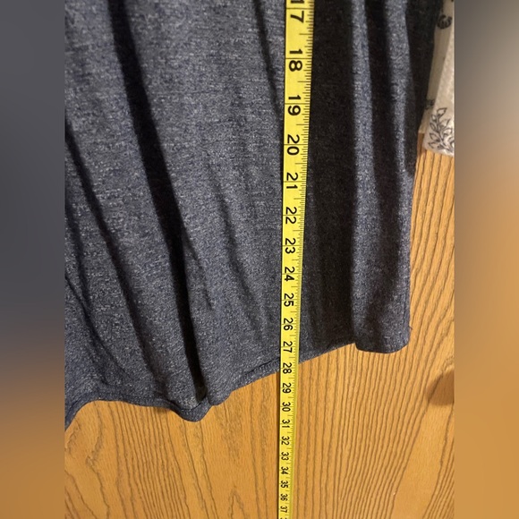 24/7 Maurices Navy and Cream Floral 3/4 Sleeve Top - Picture 6 of 6